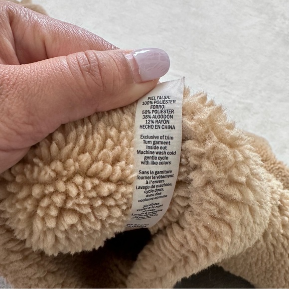 Alo Yoga Foxy Sherpa Jacket in Camel Size Small - Picture 11 of 12